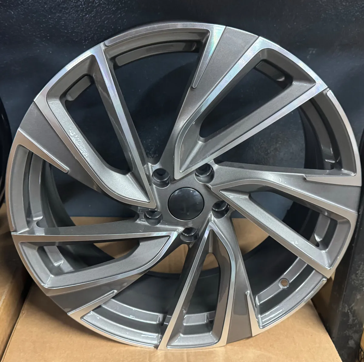 18” 5x112 grey / polished