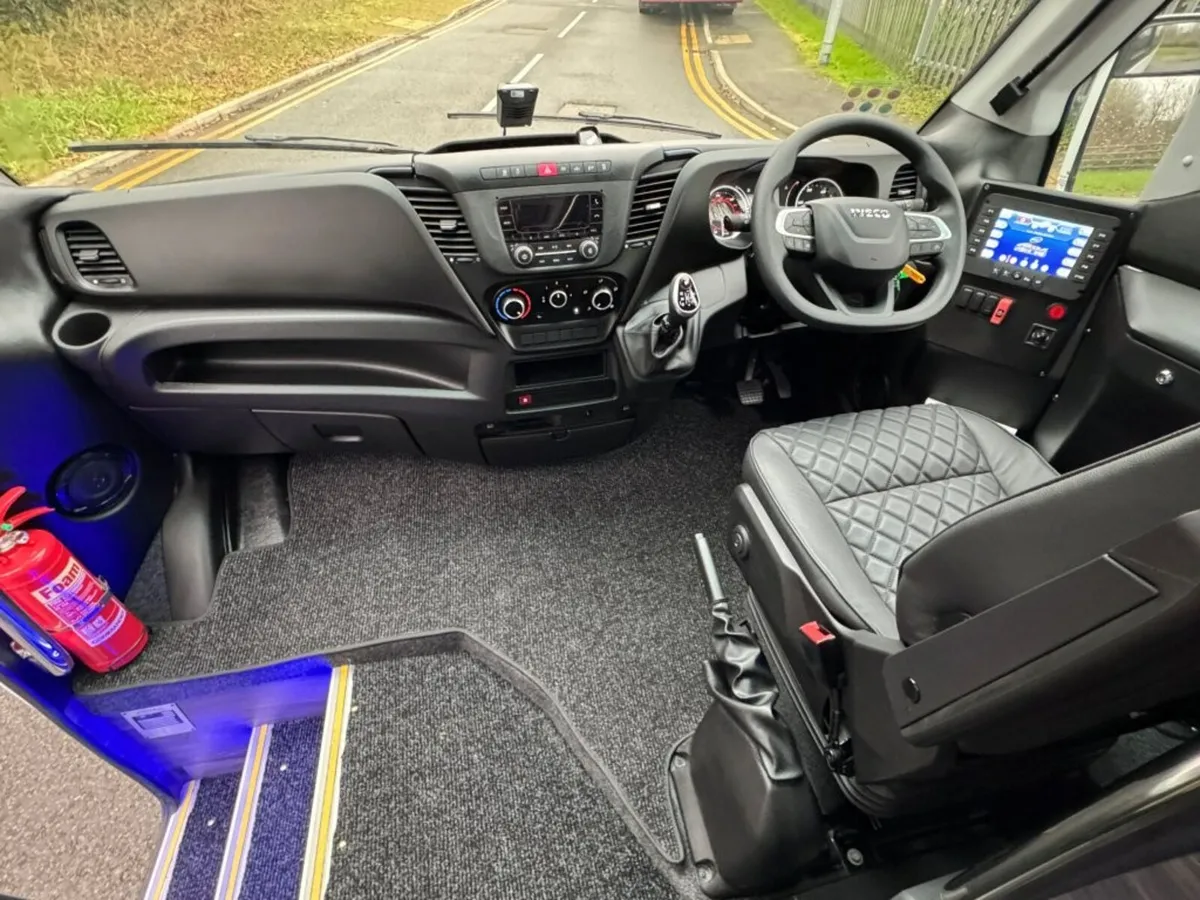 Ferqui Sunrise 33 Seater + D - Image 4