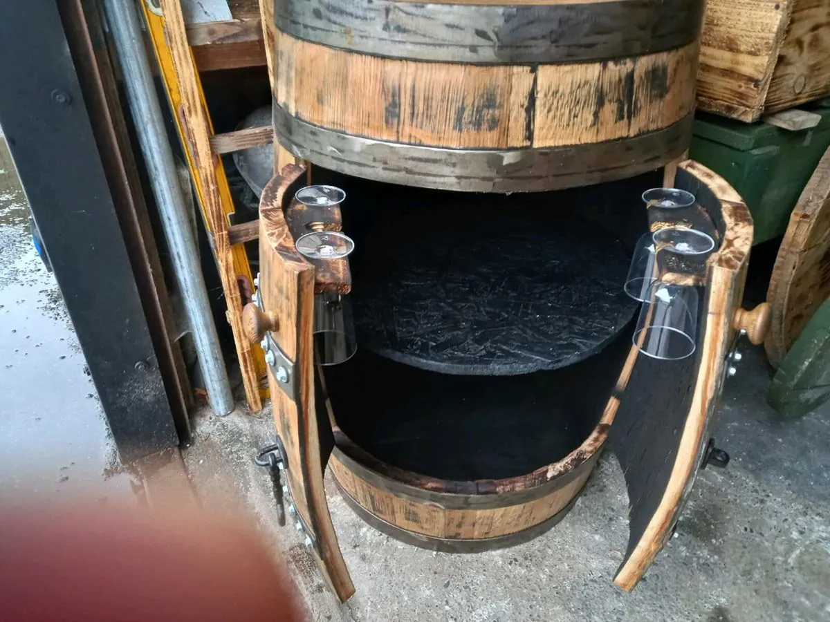 Whiskey barrel drinks cabinet - Image 3