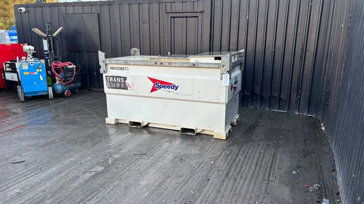 Western 2000L Diesel Tank - Image 1