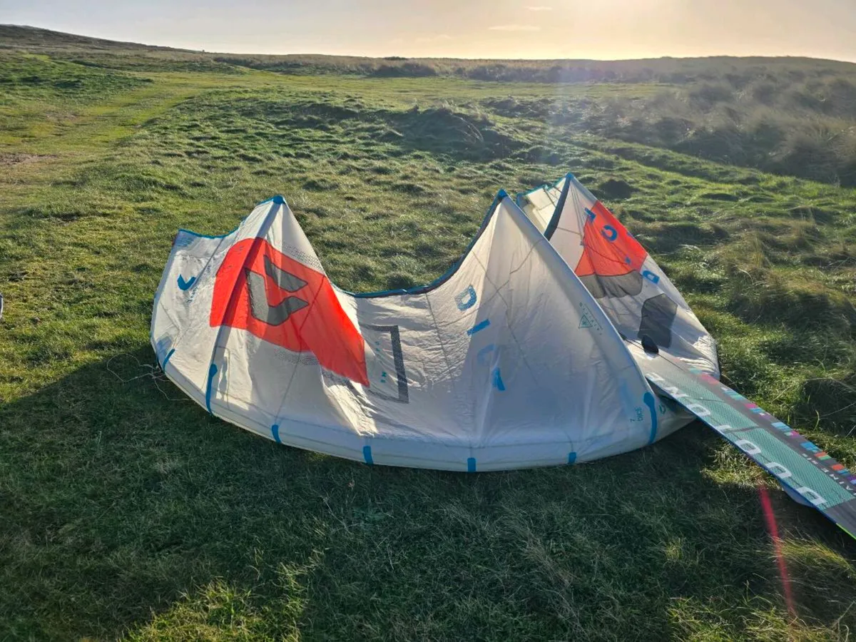Kitesurfing kite Duotone Dice 7m 2020 - Image 1