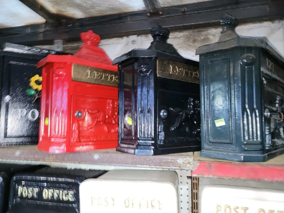 Cast iron wall mounted post box top opening - Image 4