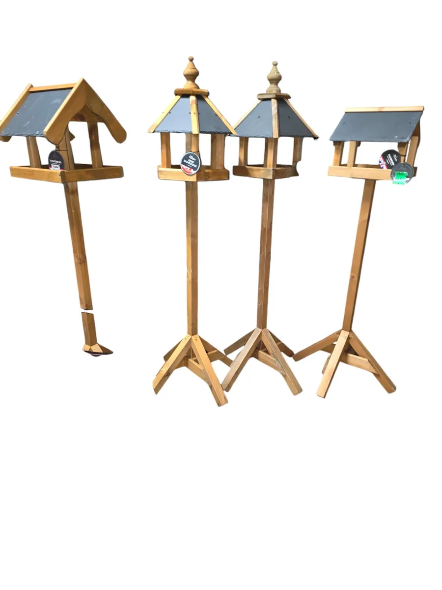 Wooden bird table with slate roof - Image 2