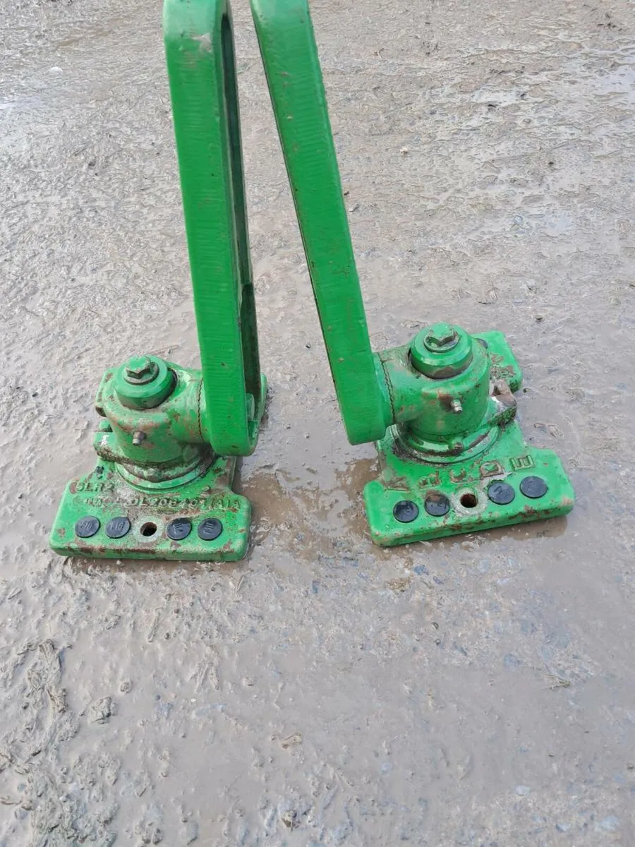 Turnable/swivel john deere mudguards - Image 1