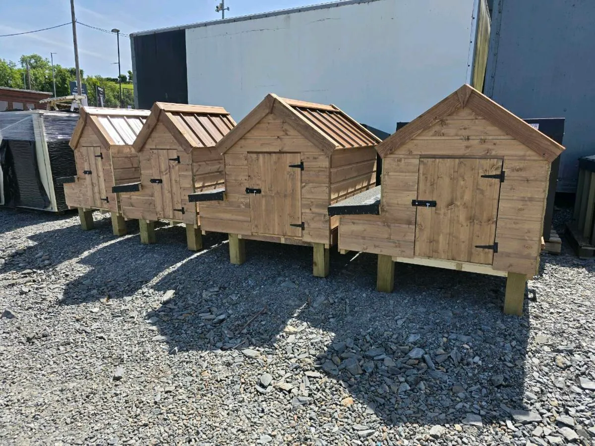 Wooden hen arks chicken coops - Image 1