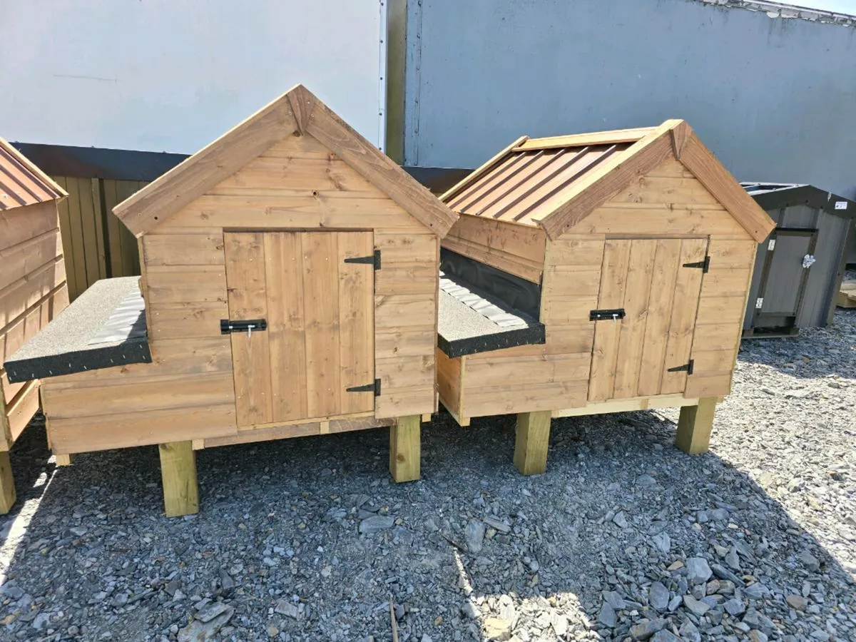 Wooden hen arks chicken coops - Image 2