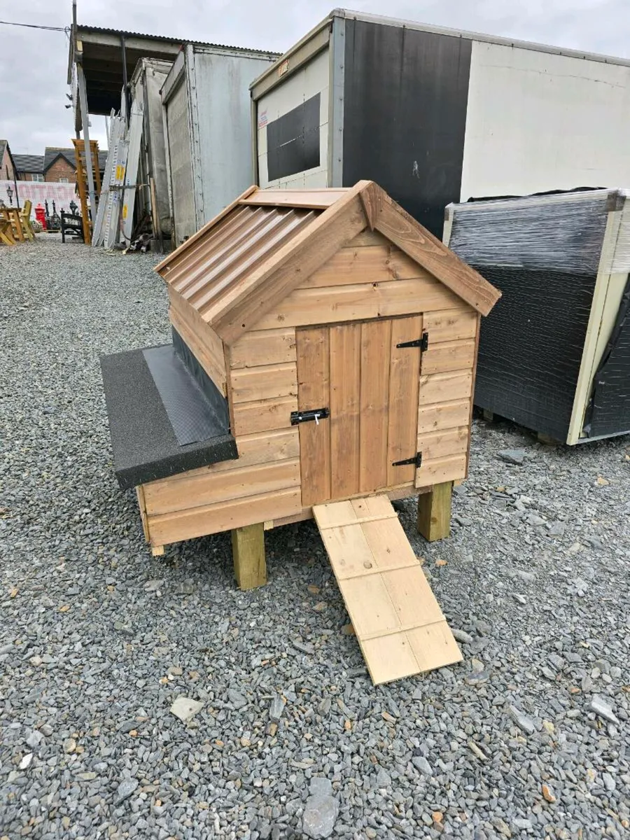 Wooden hen arks chicken coops - Image 4