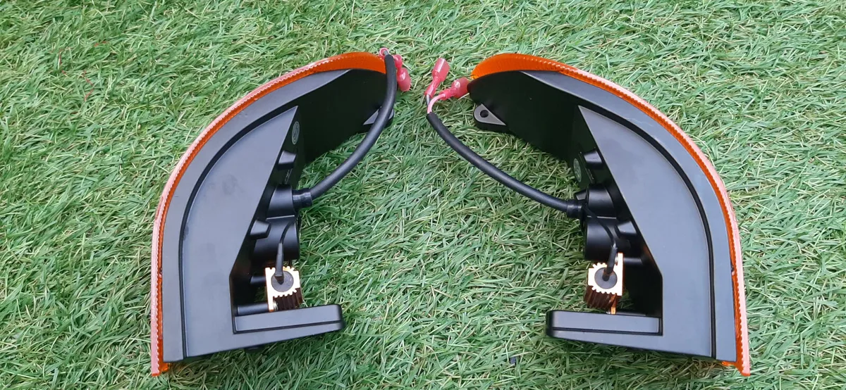 CASE Maxxum MX Magnum Amber LED Corner Roof Lamp - Image 3