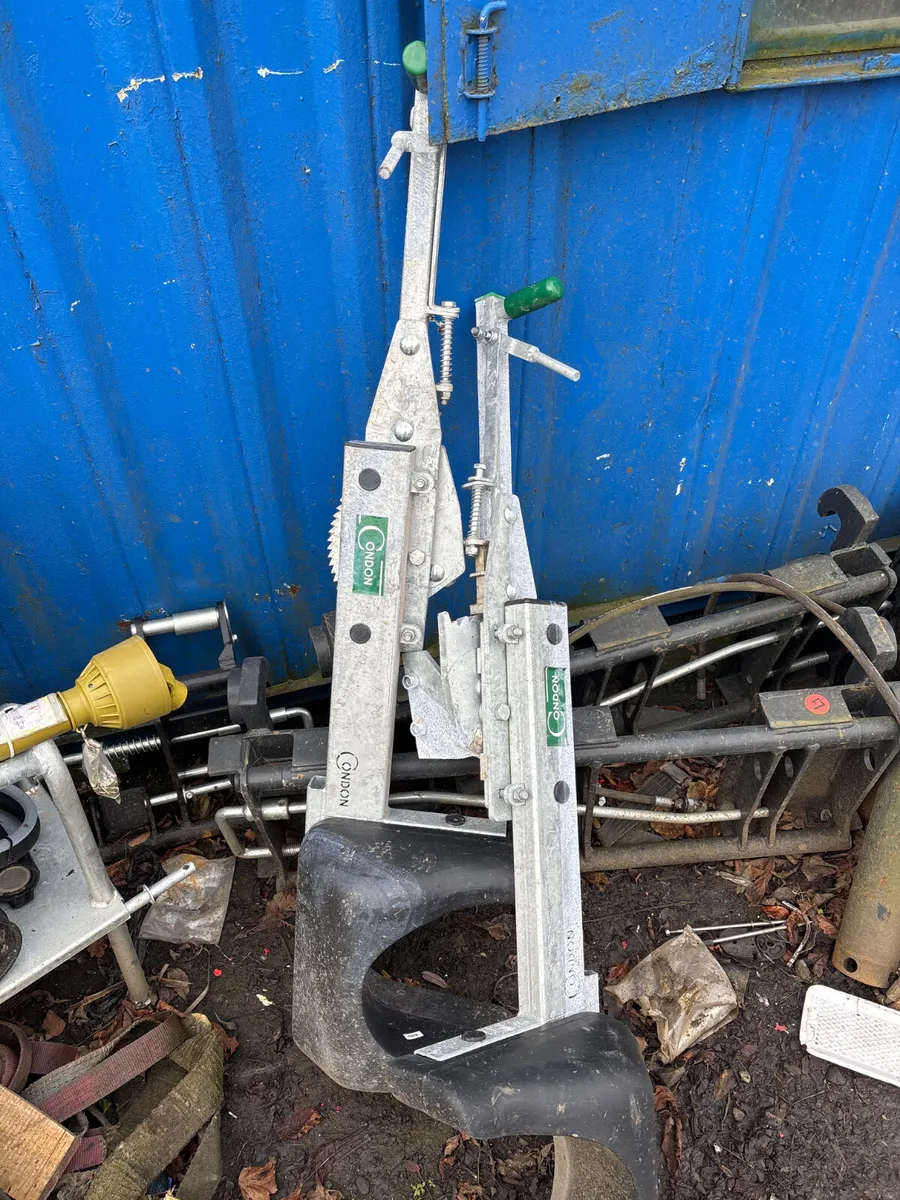 New condon head scoop