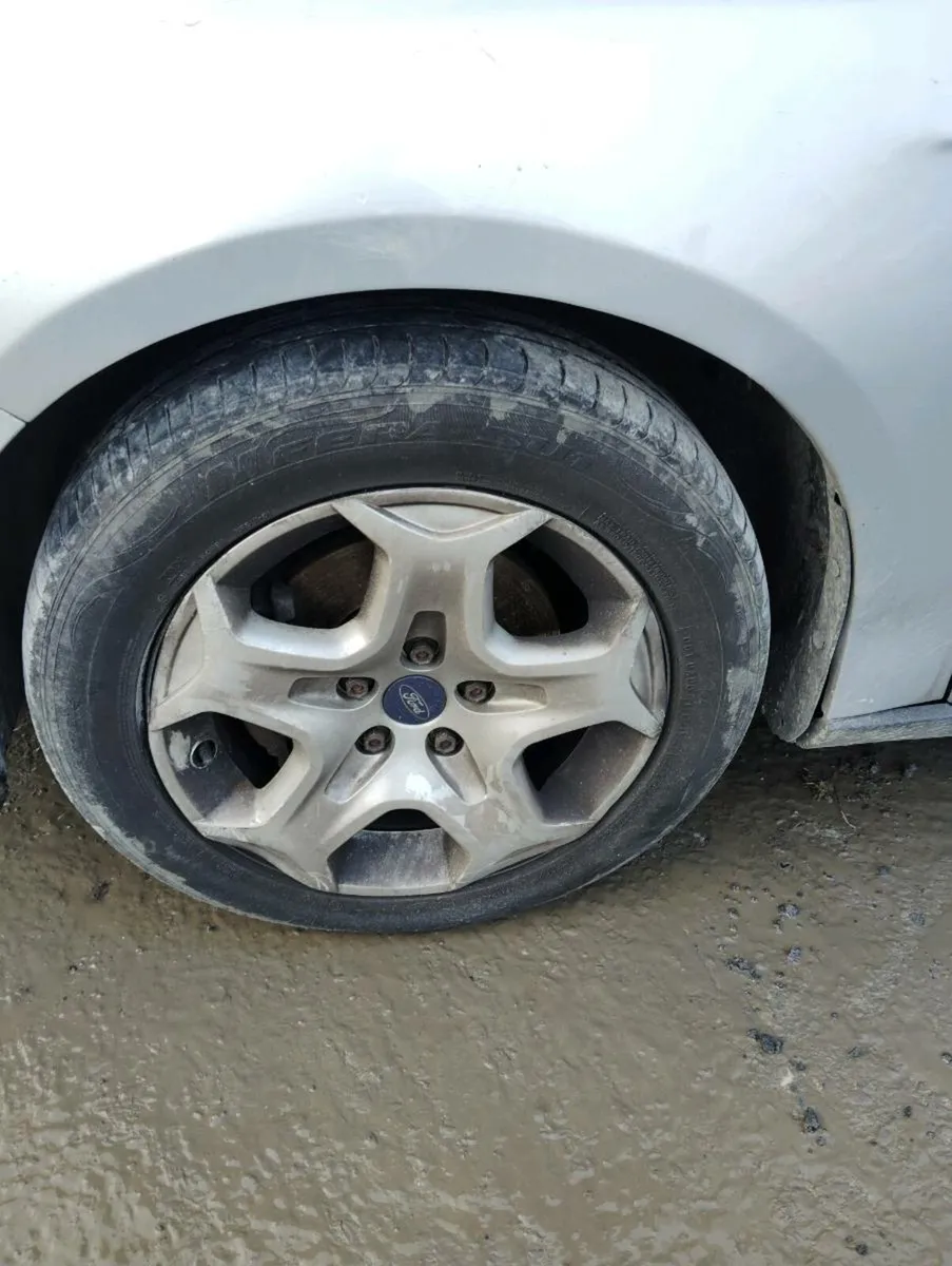 Breaking ford focus 2012 diesel - Image 3