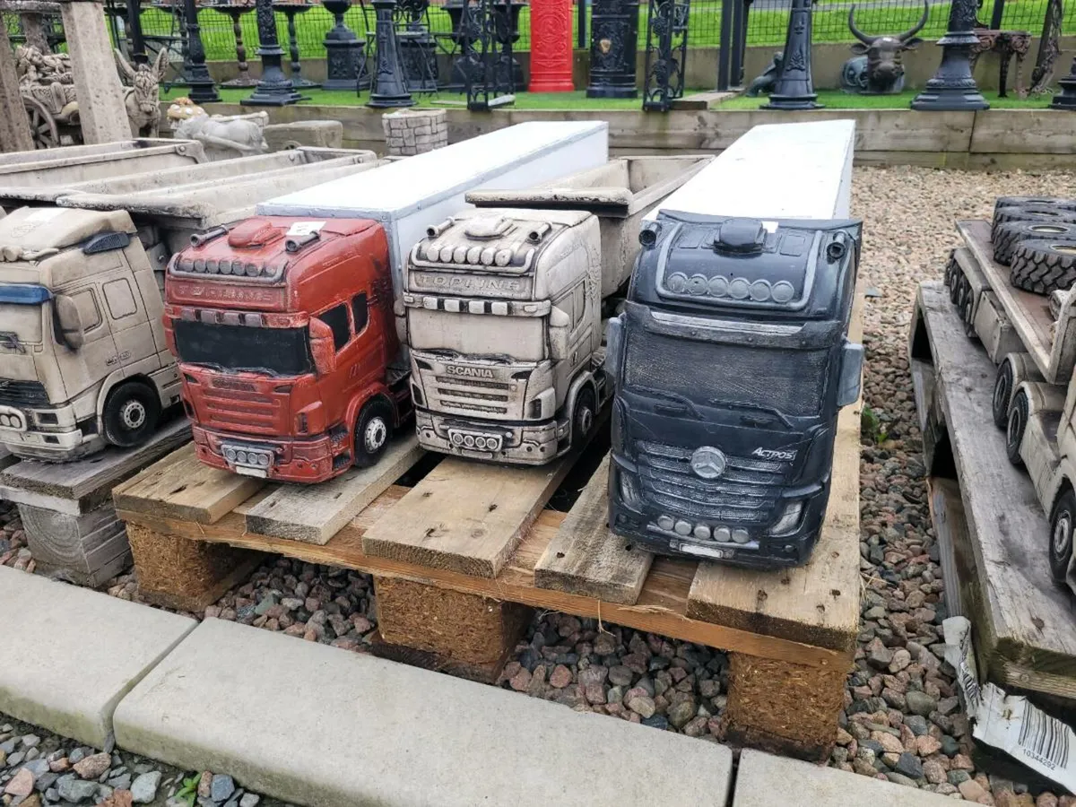 Large stone lorry fridge units garden ornaments - Image 1