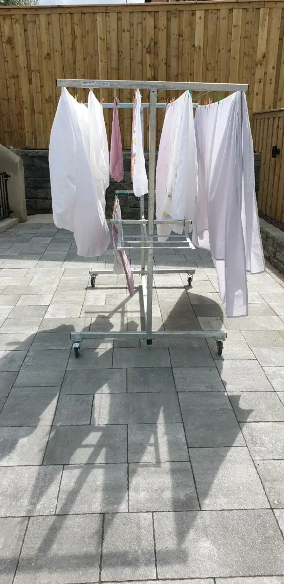 Galvanised mobile clotheslines on wheels drier - Image 1