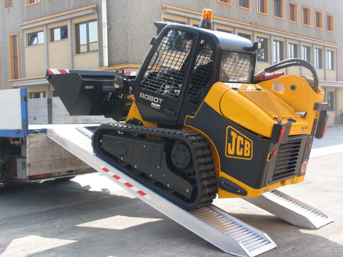 3mt 3.9ton lightweight aluminium loading ramps jcb - Image 1