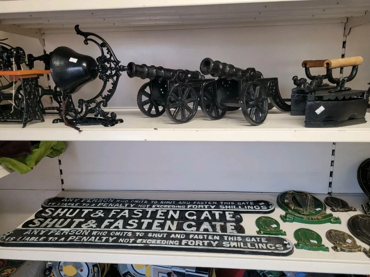 Cast iron no parking sign ornament - Image 4