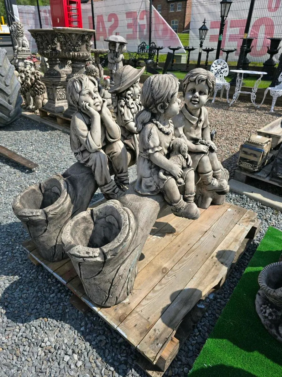 Large concrete boy & girl garden stone ornament - Image 2