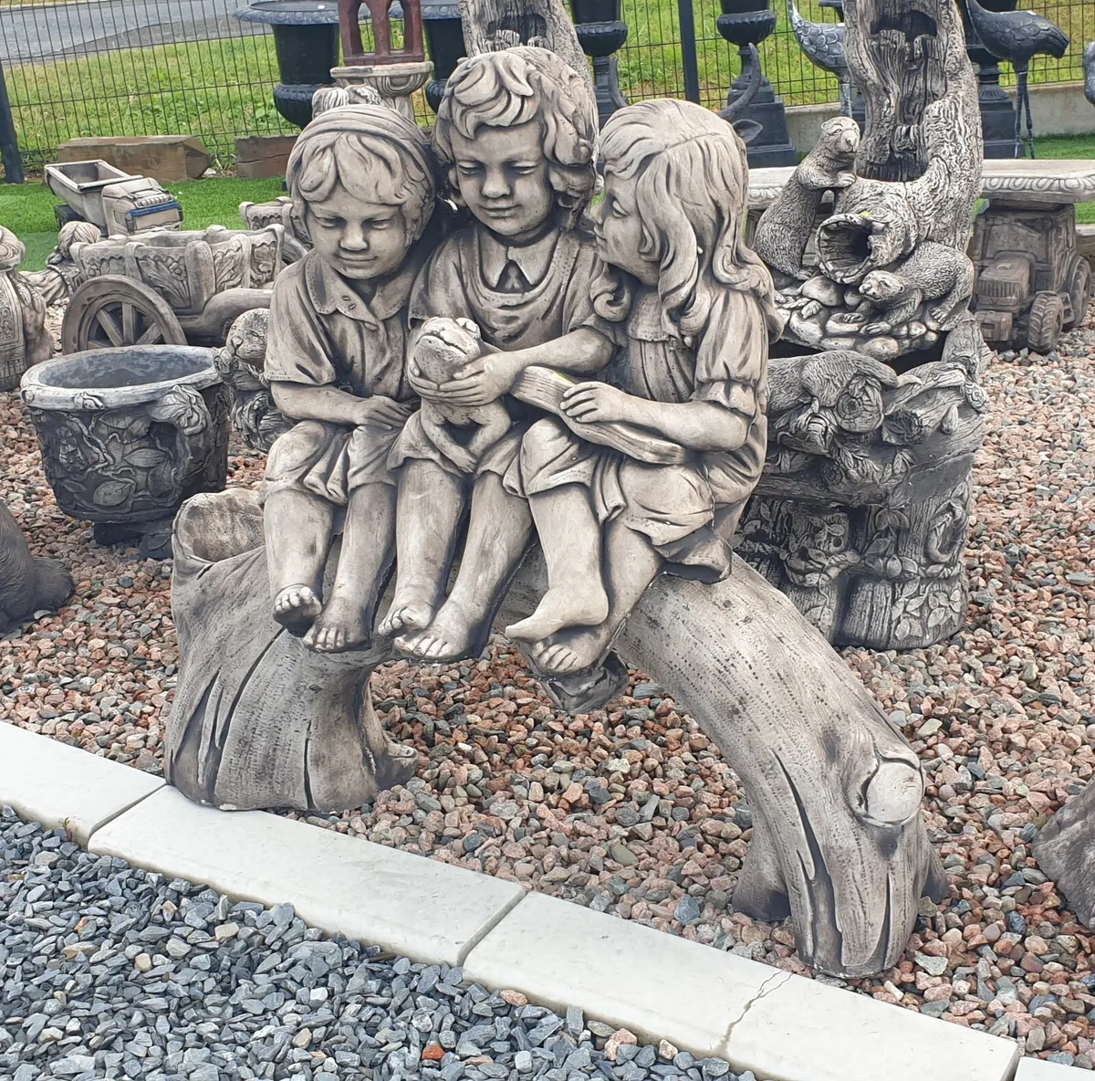 Large concrete boy & girl garden stone ornament - Image 1