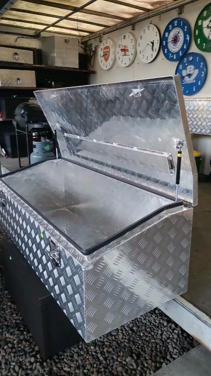5ft wide Aluminmiun toolbox vans pickup trucks - Image 3