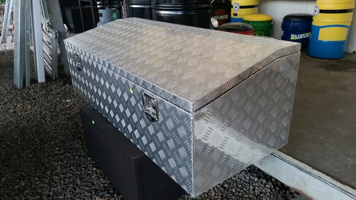 5ft wide Aluminmiun toolbox vans pickup trucks - Image 4