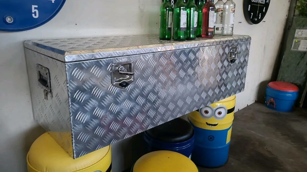 4.5ft - 56'' wide Aluminium toolbox trailer van - Image 2