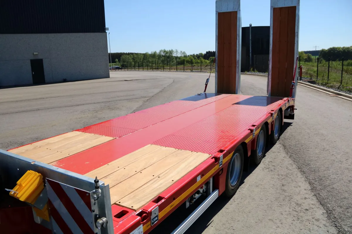 3 AXLE DRAW BAR LOW LOADER - Image 1