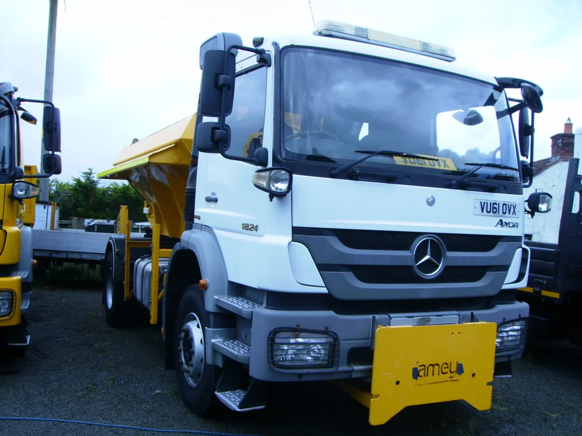 mercdes axor 1824 road griter in great order - Image 2