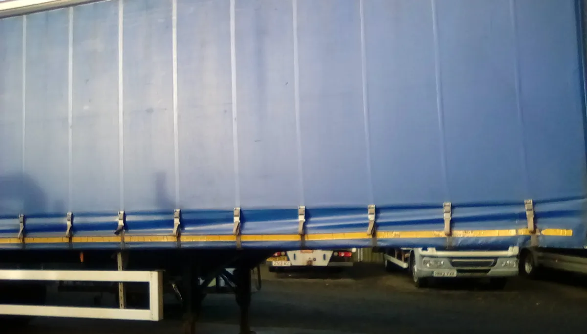 montracon courtainside 13.6 semi trailer - Image 4