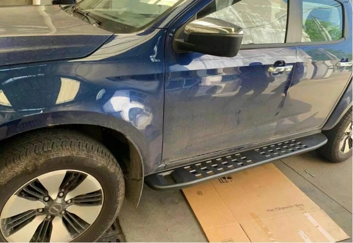 Isuzu D-MAX 12- SIDE STEPS - Image 2