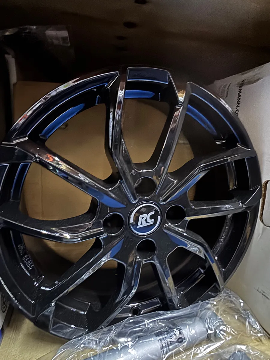 17” 4 stud gloss black 4x108