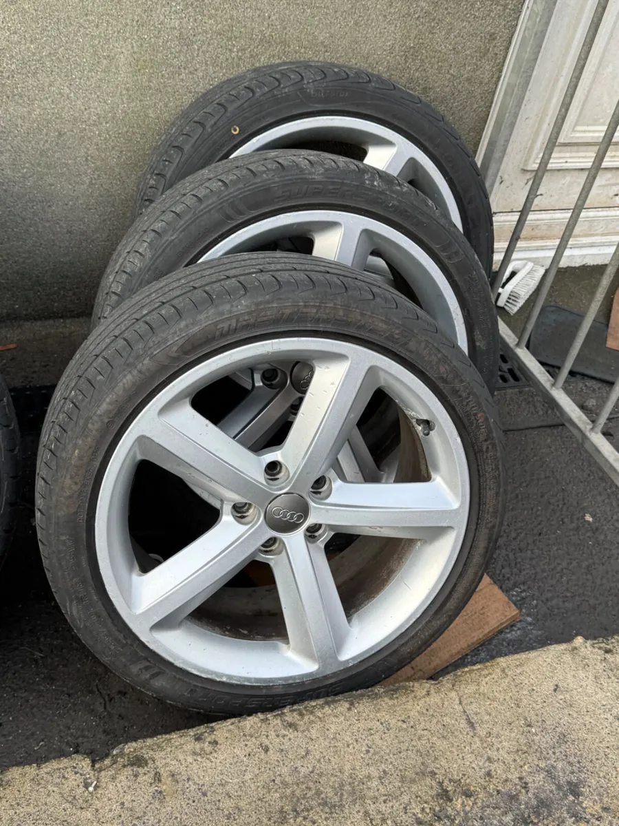 18” Sline 5 spoke alloy and tyres used