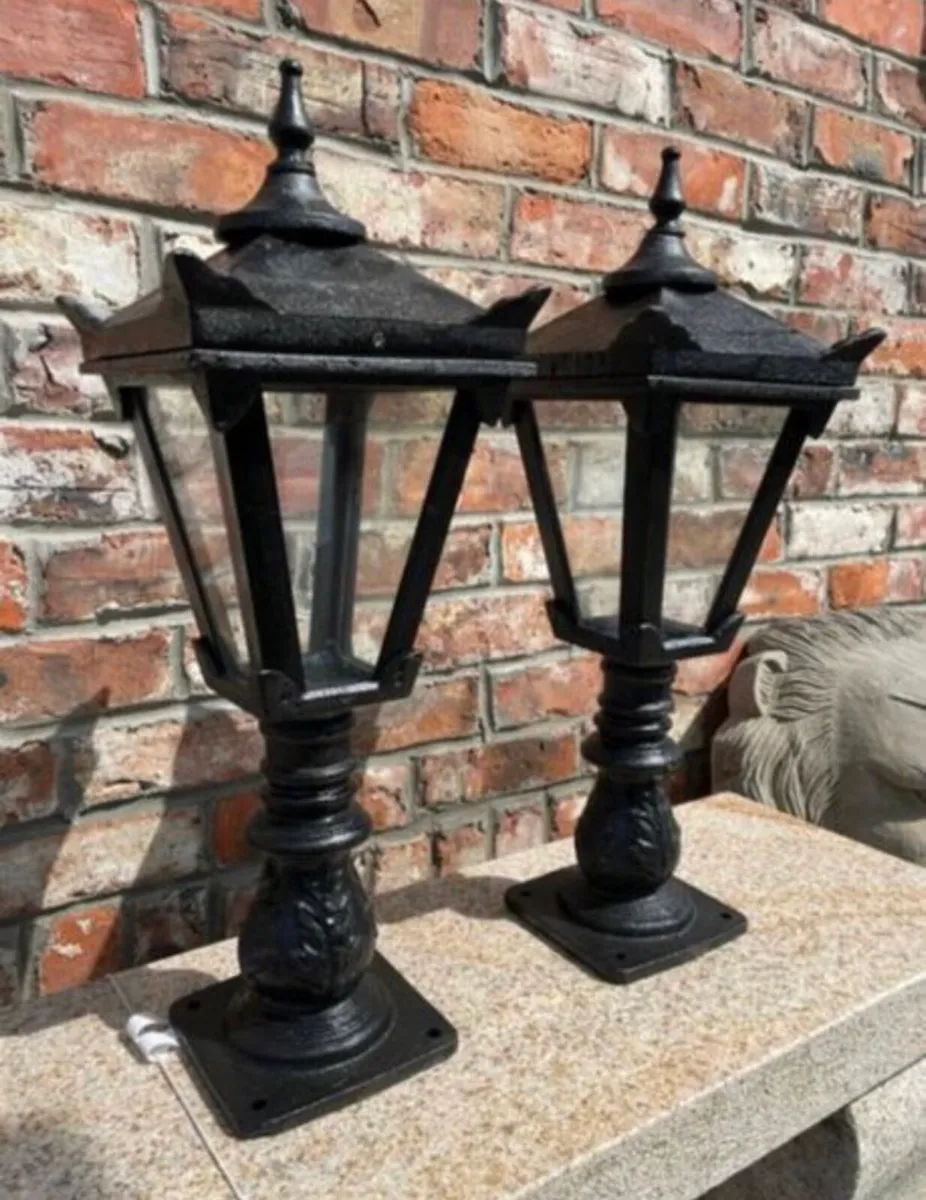 Cast pier lamps