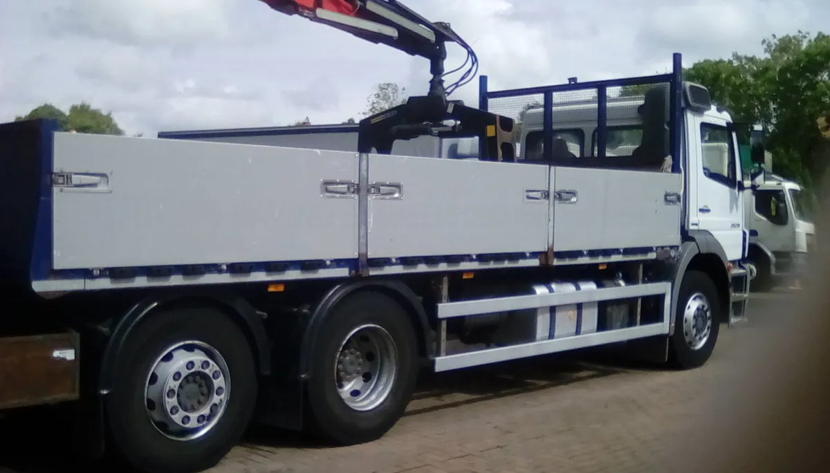 lorry crane POLE CARRIER BODY & 21FT6IN CRANE BODY - Image 3