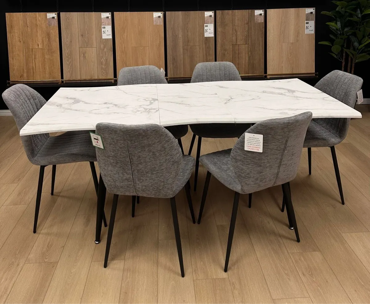 Main picture extendable table and 6 chairs 699€ - Image 2