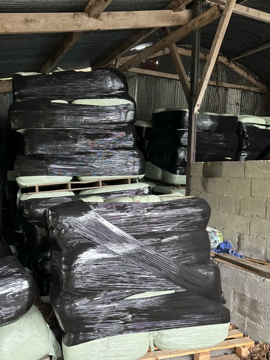 Small Square Bales of Haylage - Image 3