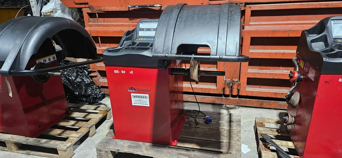 Shop soiled Car Wheel Balancer - Image 1