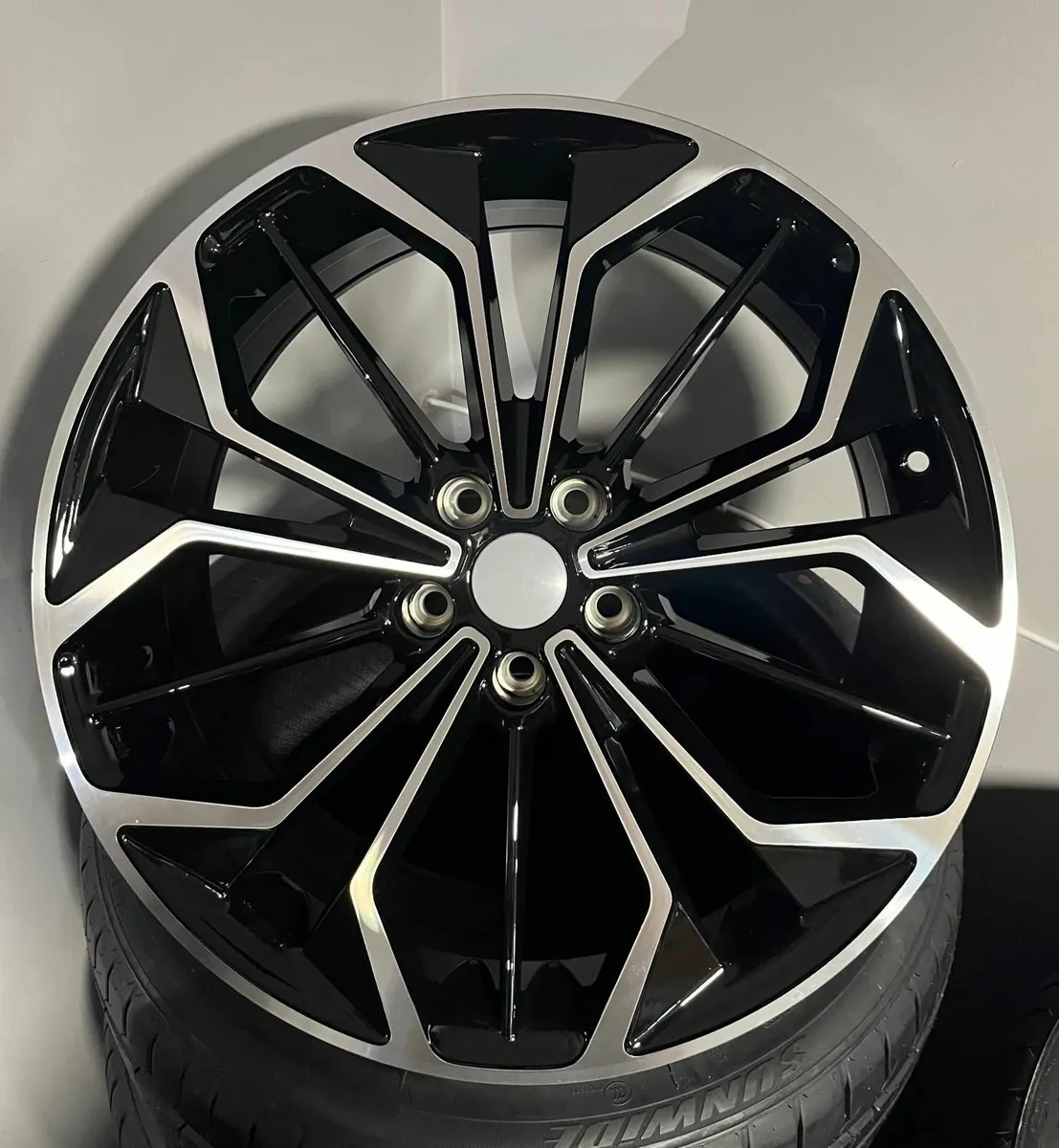 FORD ALLOY WHEELS - Image 1