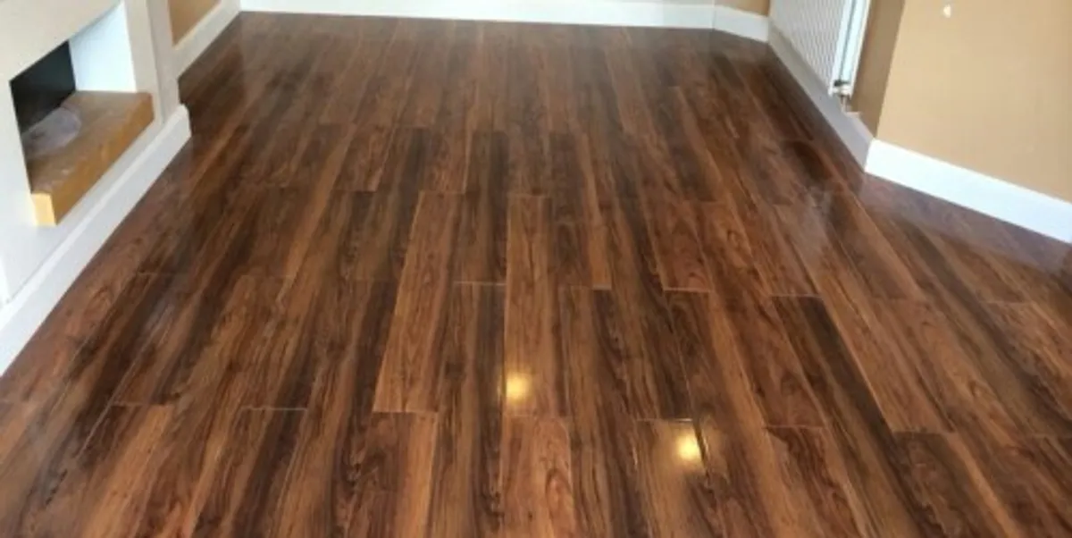 New High gloss 12.3mm Walnut &,Grey floor - Image 3