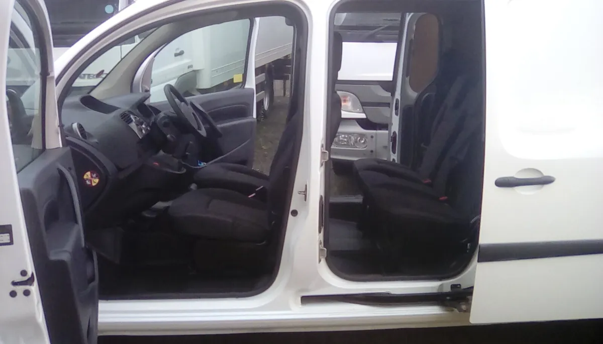 Renault Kangoo 2011 MAXILL DC185 5 SEATS ONE OWNER - Image 3