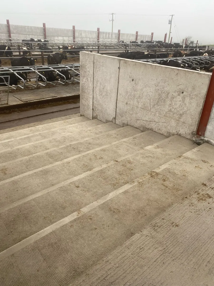 farm building - Image 2