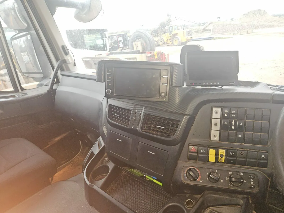 2016 Scania P410 Tipper - Image 2