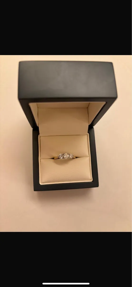 3 stone Diamond Engagement Ring - Image 2