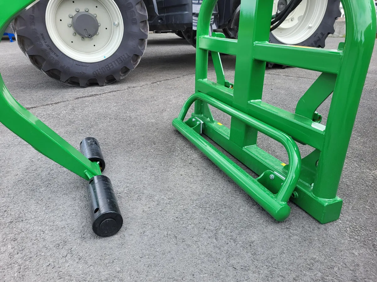 Cashel Overarm Bale handler - Image 4