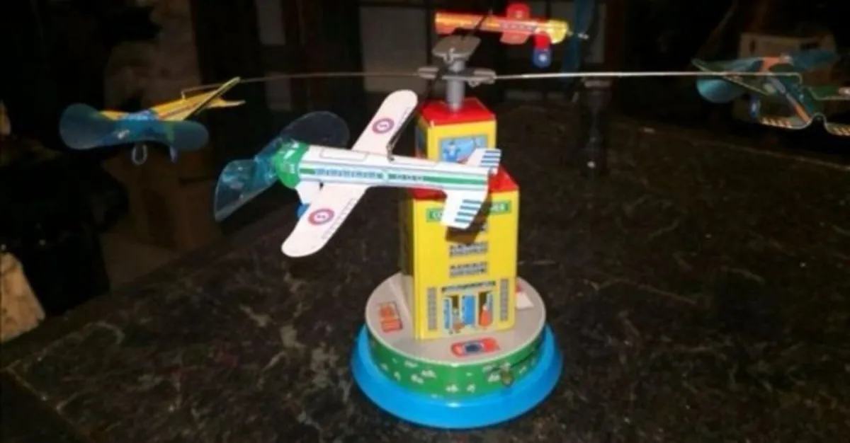 Tintoy rotating airport vintage - Image 2