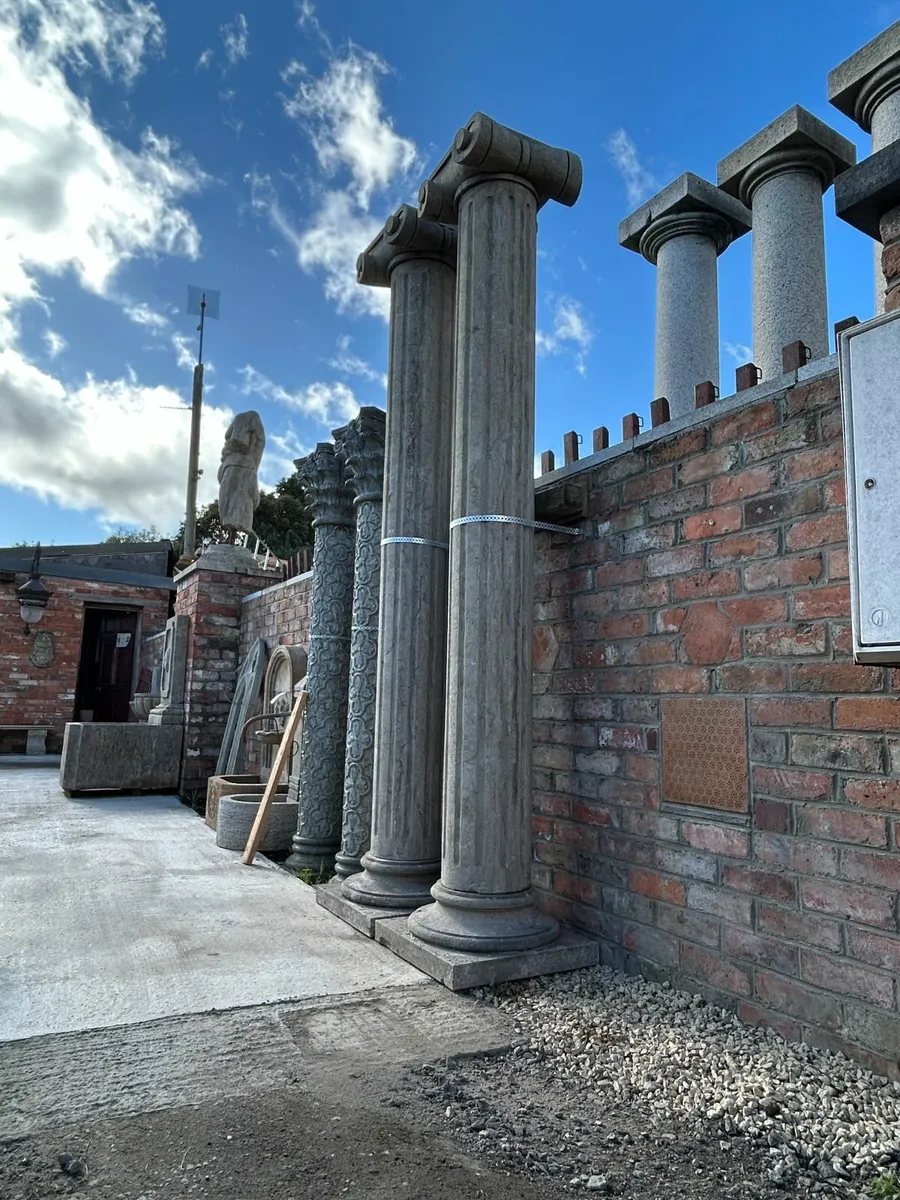 Limestone fluted columns - Image 2