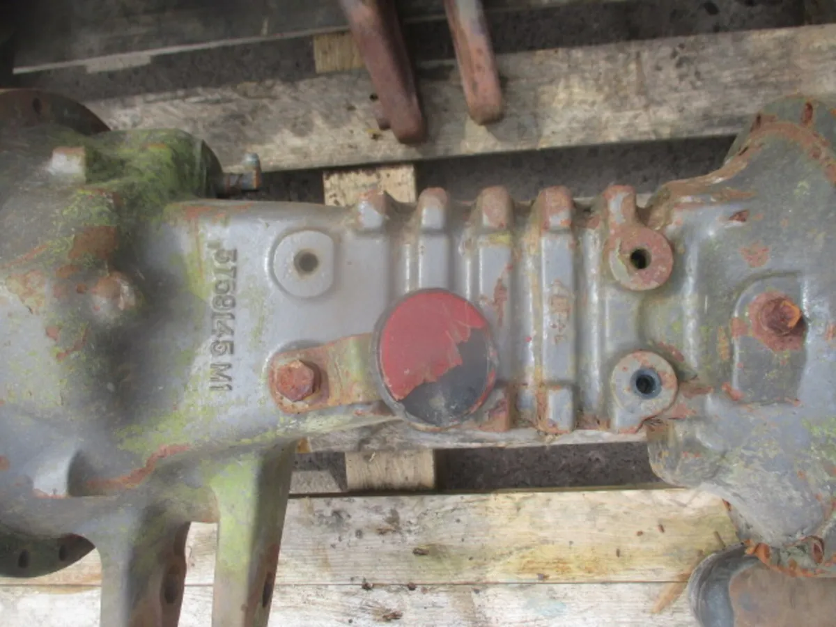 x2 Massey Ferguson Square Axle Housing's - Image 4