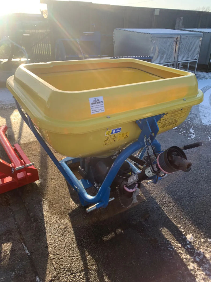 Fertiliser sower - Image 3