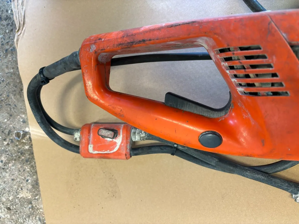 HUSQVARNA  14” ELECTRIC  WET CONSAW 110V - Image 2