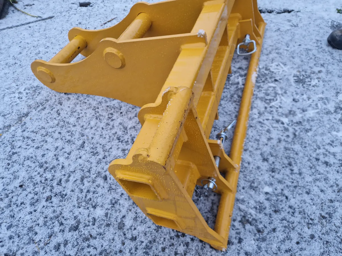 HD Excavator to Euro adaptors - Image 1