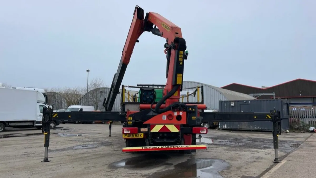 Palfinger 33002 rear mounted on CF DAF 440 - Image 3