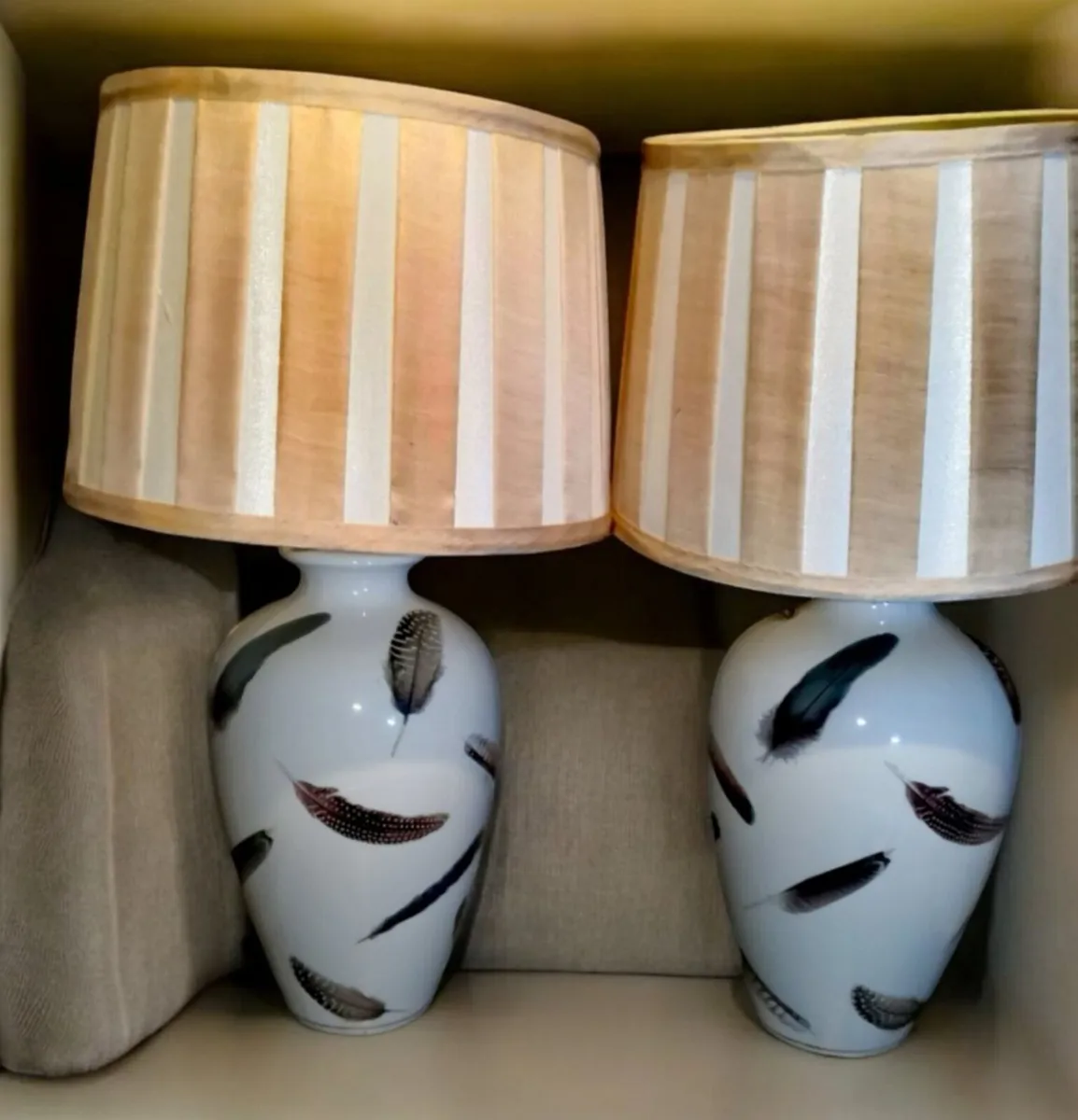 Pair of designer India Jane feather lamps - Image 1
