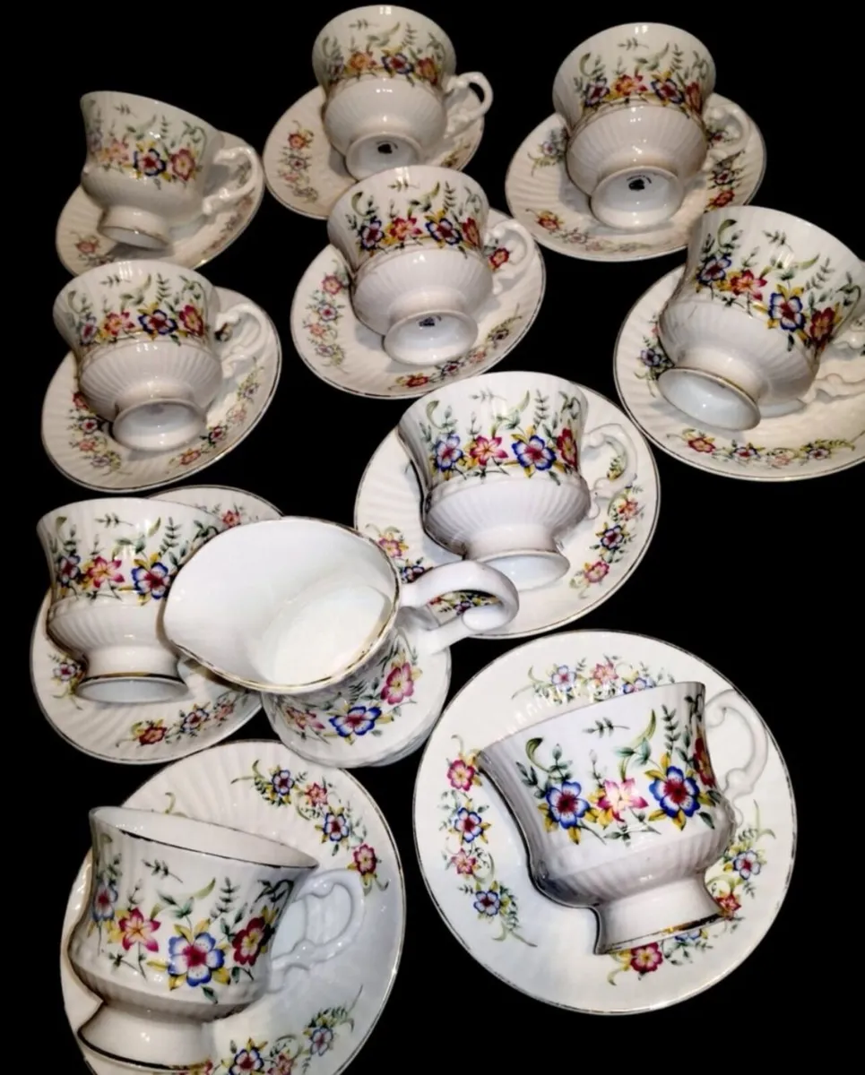 Royal Tara floral teaset - Image 1